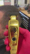 Stylecraft Saber - Recortadora de cabello inalámbrica profesional con motor sin escobillas y cuerpo de metal - Dorada